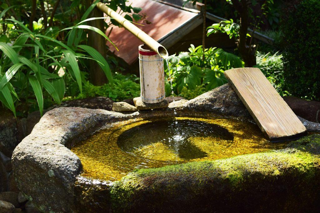 Bassin fontaine de jardin en pierre