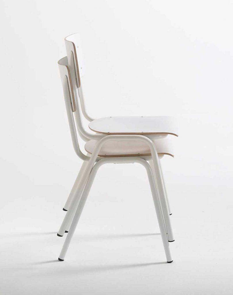chaises blanches decolier