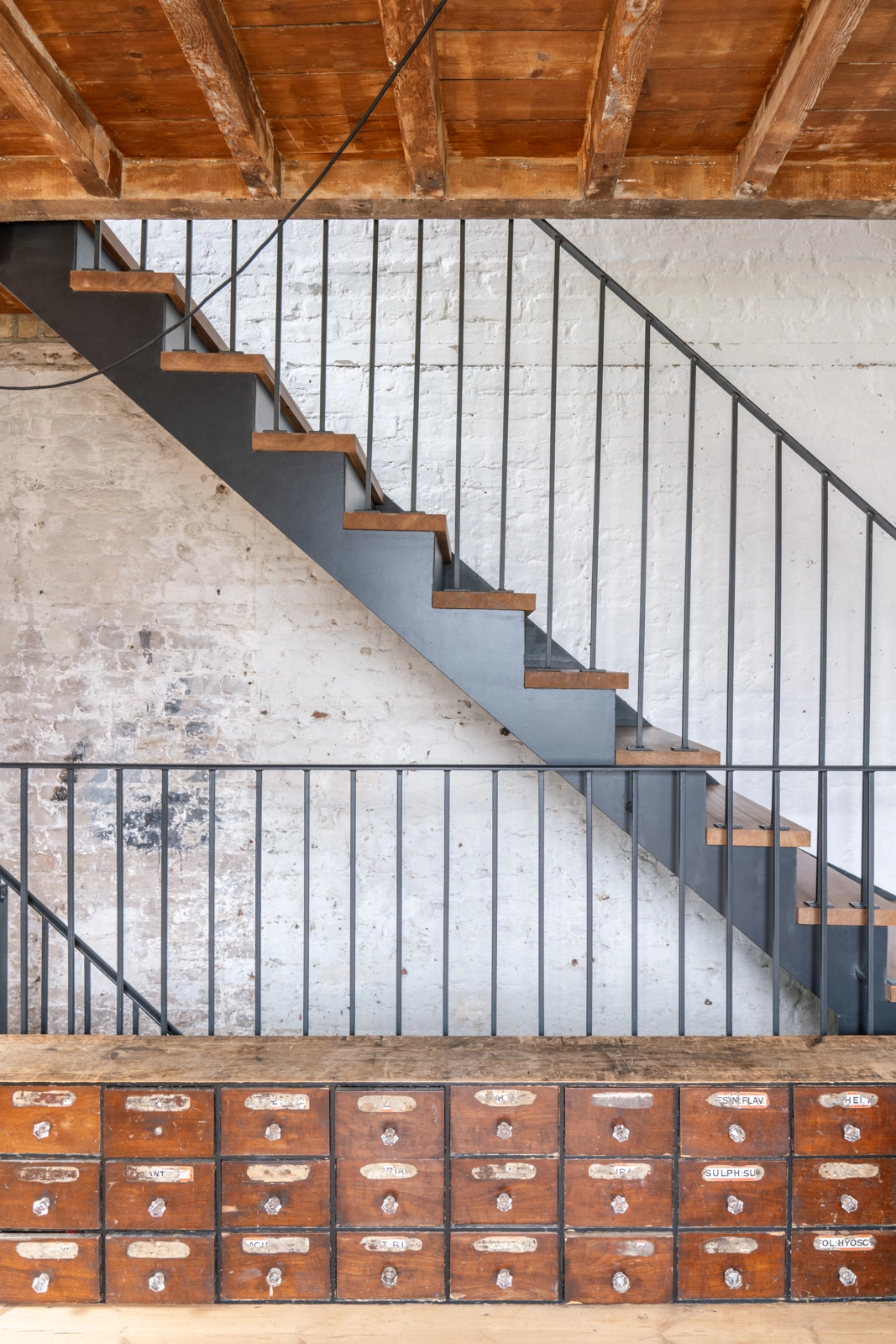escalier industriel métal et bois maison loft