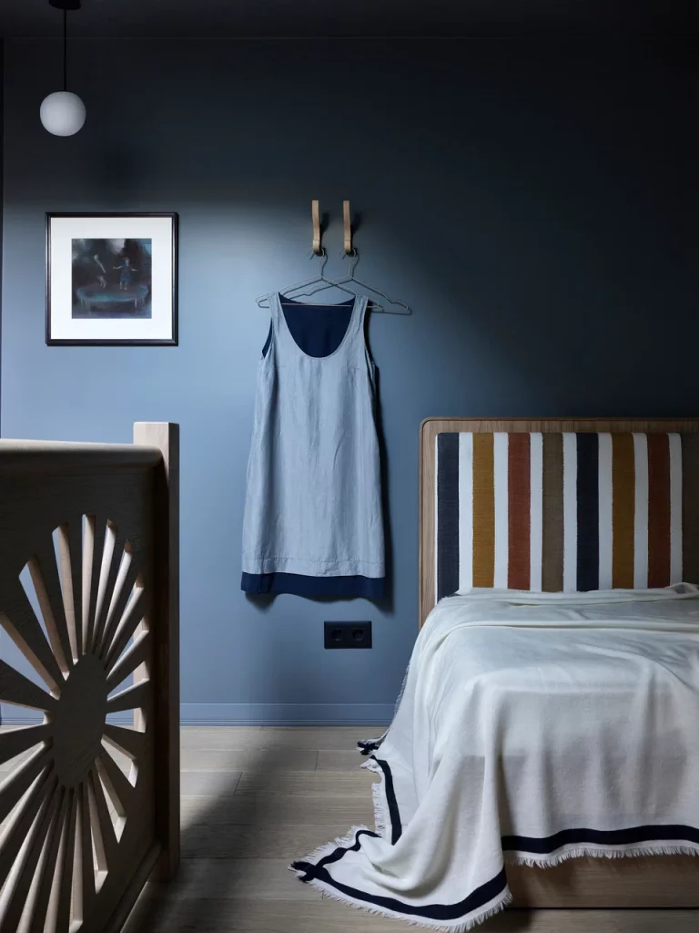Un appartement de 80 m2 qui respire la vie avec ses couleurs terracotta et bleu 28