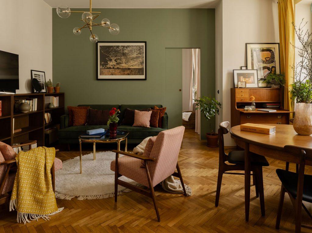 Un superbe appartement avec du mobilier retro et avec de magnifiques couleurs 2