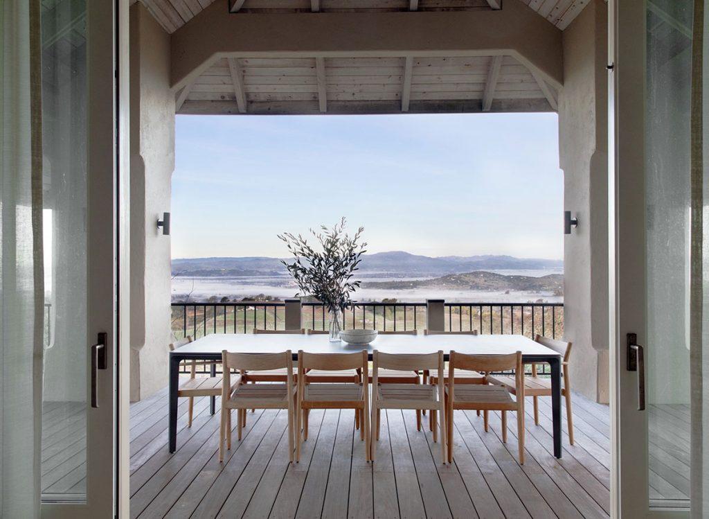 Une maison californienne offrant des vues incroyables et des interieurs naturels 3