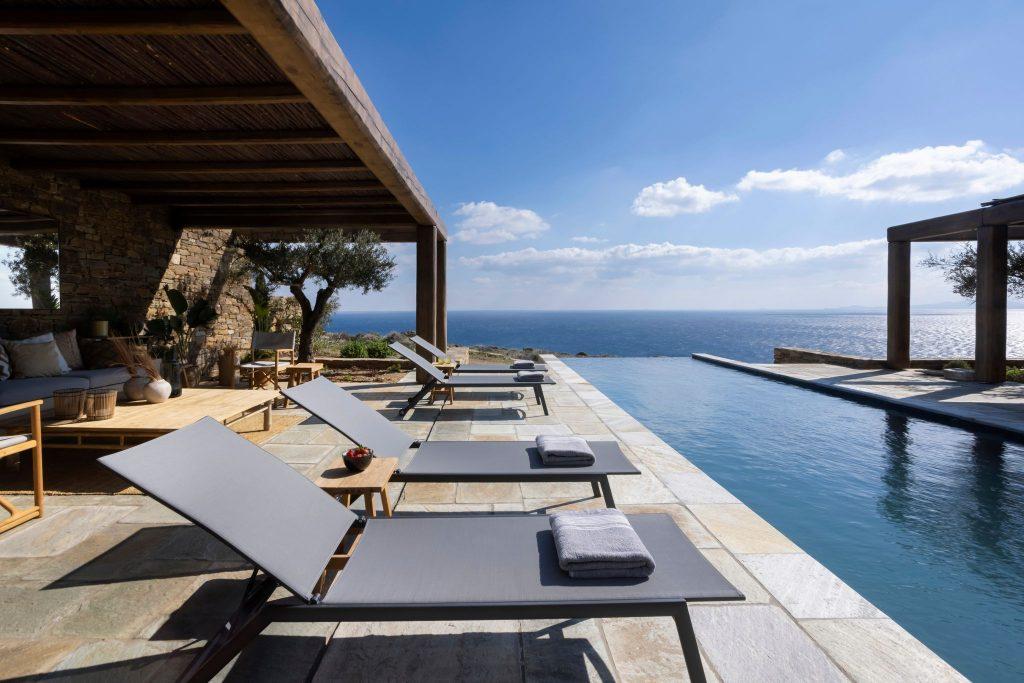 Une splendide villa contemporaine en Grece offrant une vue epoustouflante sur la mer 16