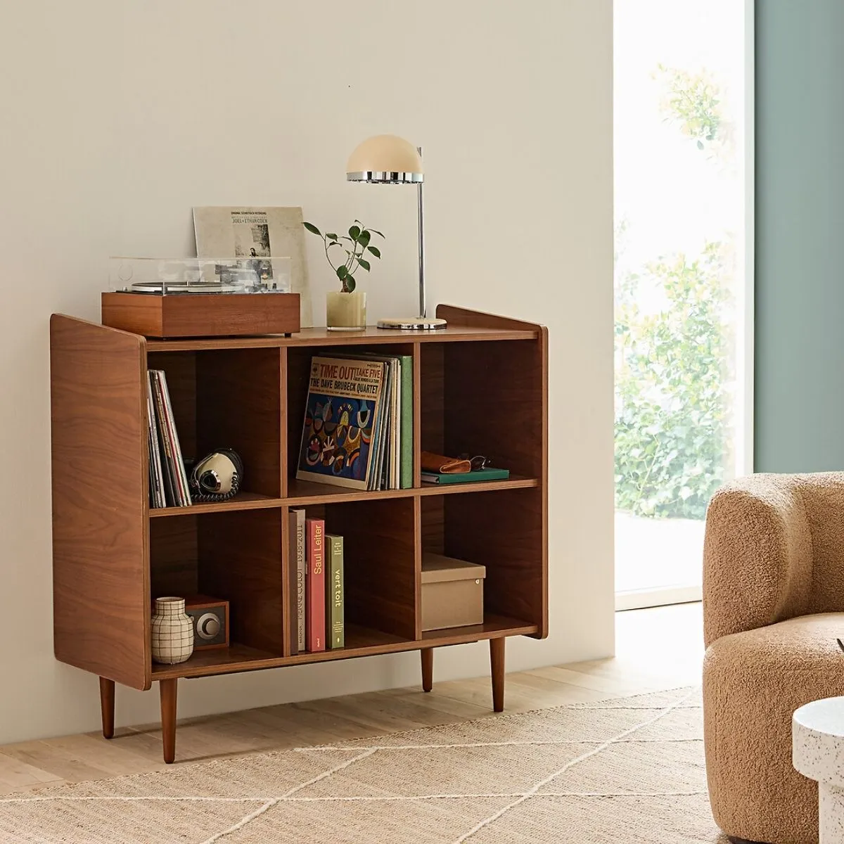 Meuble de rangement vinyles vintage Ronda en noyer