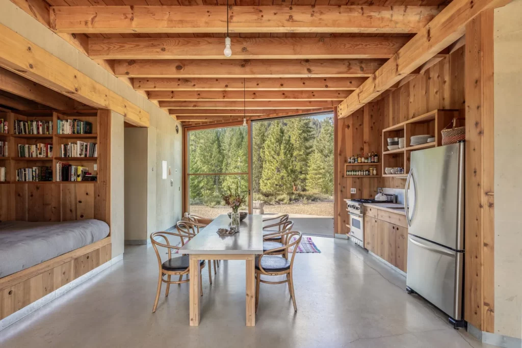 Decouvrez la Mountain House un chef doeuvre architectural niche dans la Californie sauvage 5
