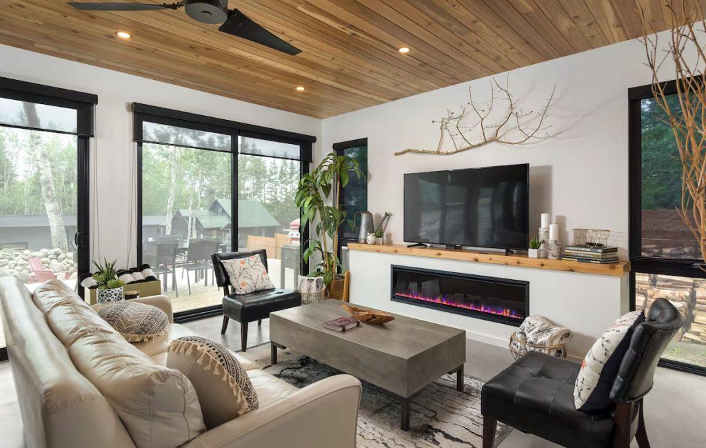 Cette maison en bois de 97 m2 pres dun lac fusionne elegance moderne et charme naturel 3