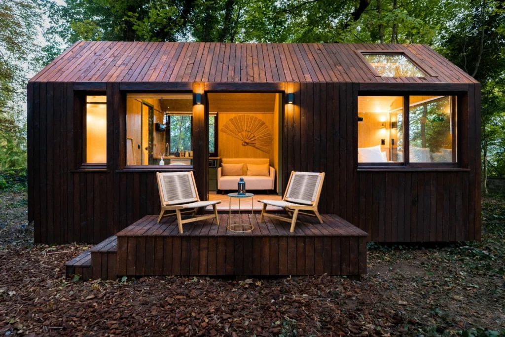 Decouvrez comment cette mini maison de 18 m2 seulement redefinit le luxe au coeur de la nature 2