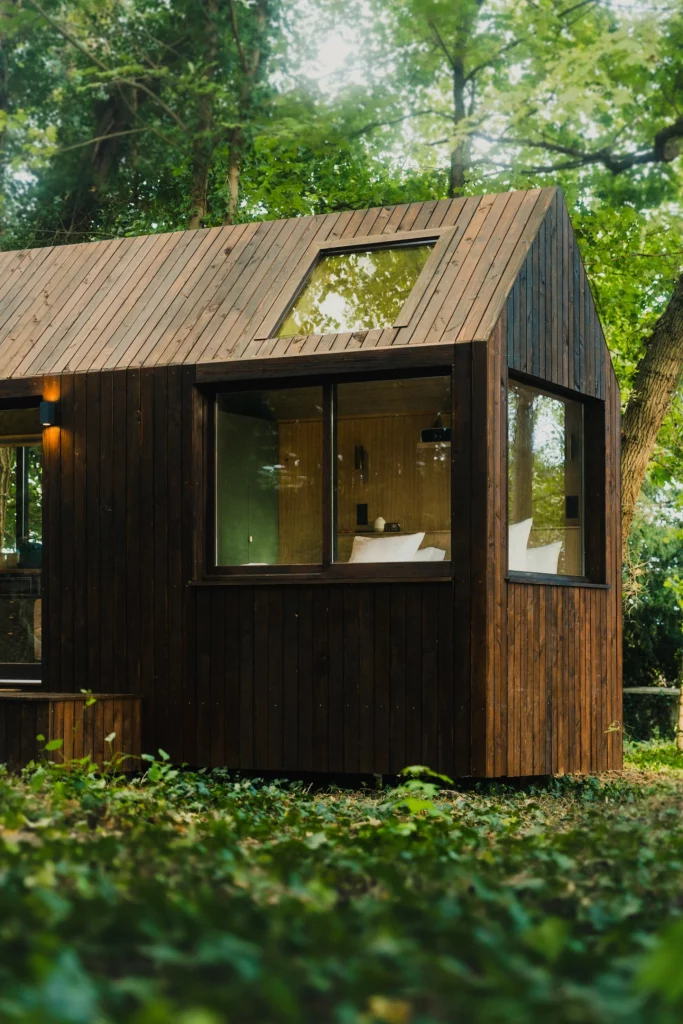 Decouvrez comment cette mini maison de 18 m2 seulement redefinit le luxe au coeur de la nature 3