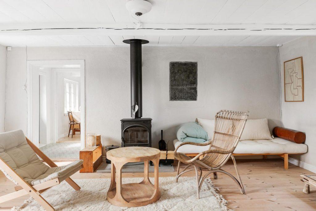 Decouvrez le charme unique dune maison scandinave qui allie histoire et modernite 6