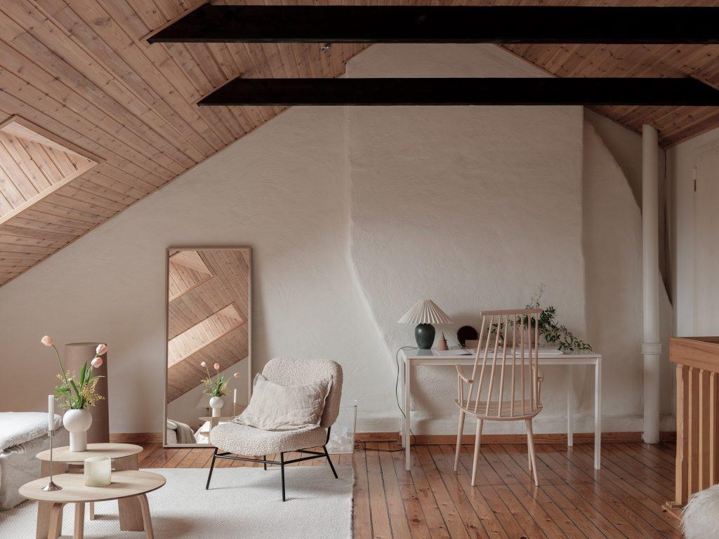 Decouvrez un appartement qui reinvente lelegance quand le bois clair rencontre le minimalisme 3