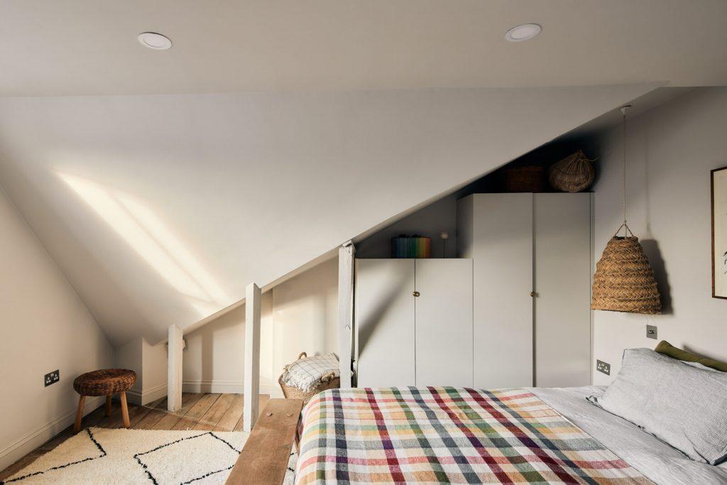 Elegance et simplicite cet appartement en duplex tire le meilleur parti de sa palette de couleurs naturelles 18