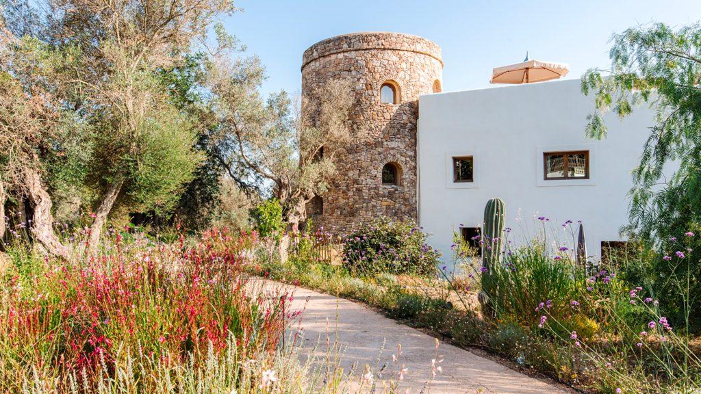 Un ecrin de luxe et de serenite decouvrez cette somptueuse villa nichee dans les collines dIbiza 24