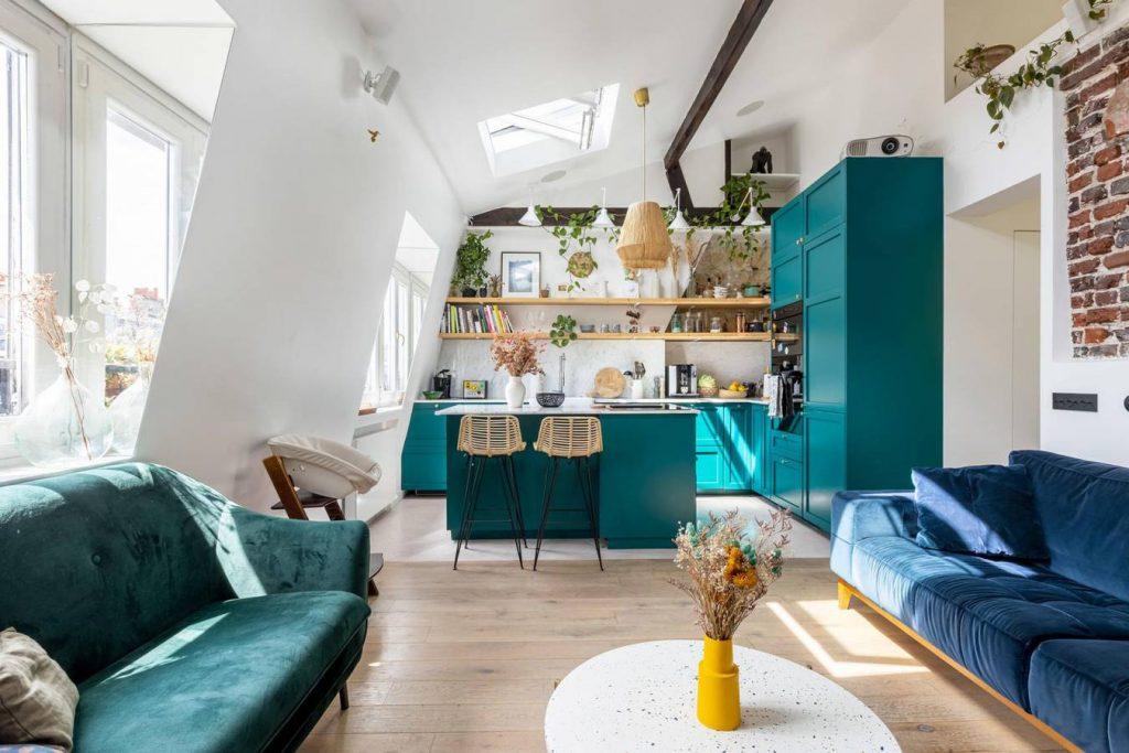 Decouvrez cet appartement parisien qui allie modernite et tradition sous les toits de la capitale 1