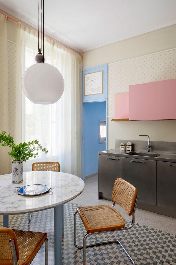 Decouvrez une elegante maison pleine de couleurs renovee dans un style contemporain 7
