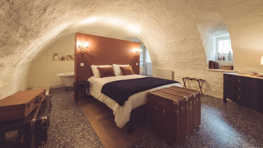 En Bourgogne decouvrez cette ancienne cave a vin transformee en une magnifique maison de reve 9