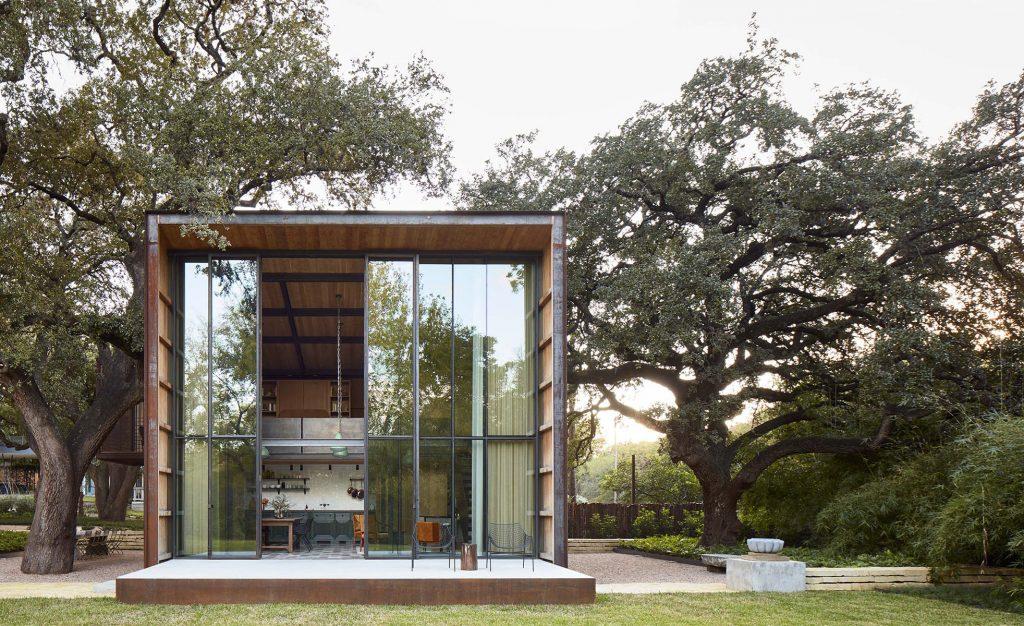 Entre bois et verre decouvrez cette maison cubique et contemporaine 2